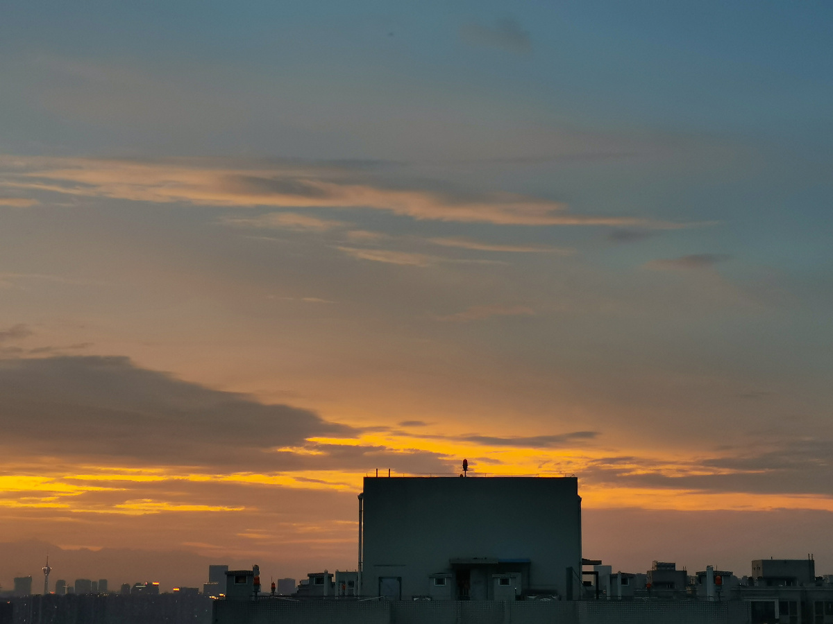 云霞明灭或可睹