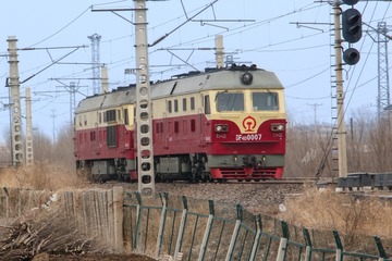 1000256692