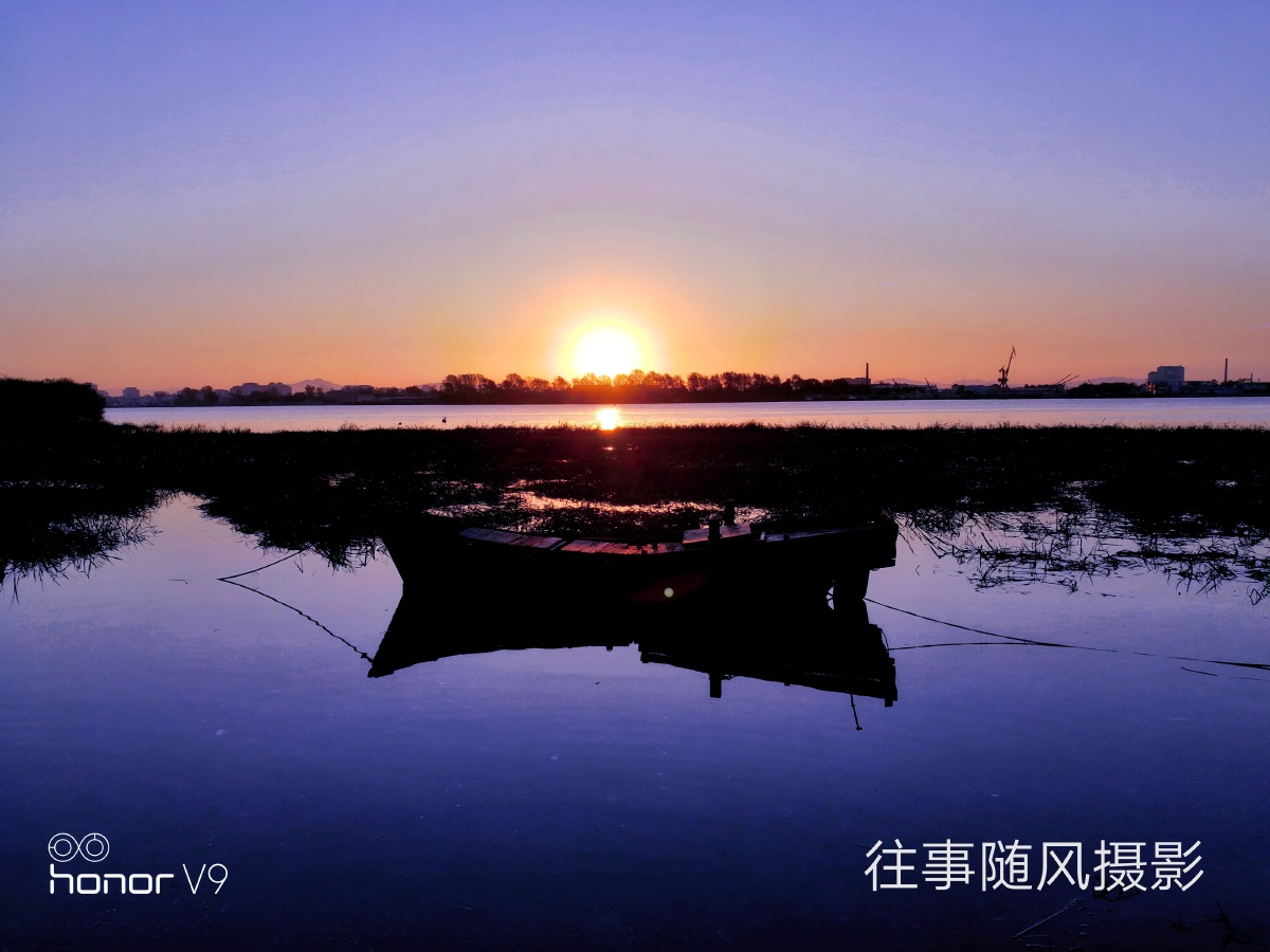 鸭绿江边迎朝阳