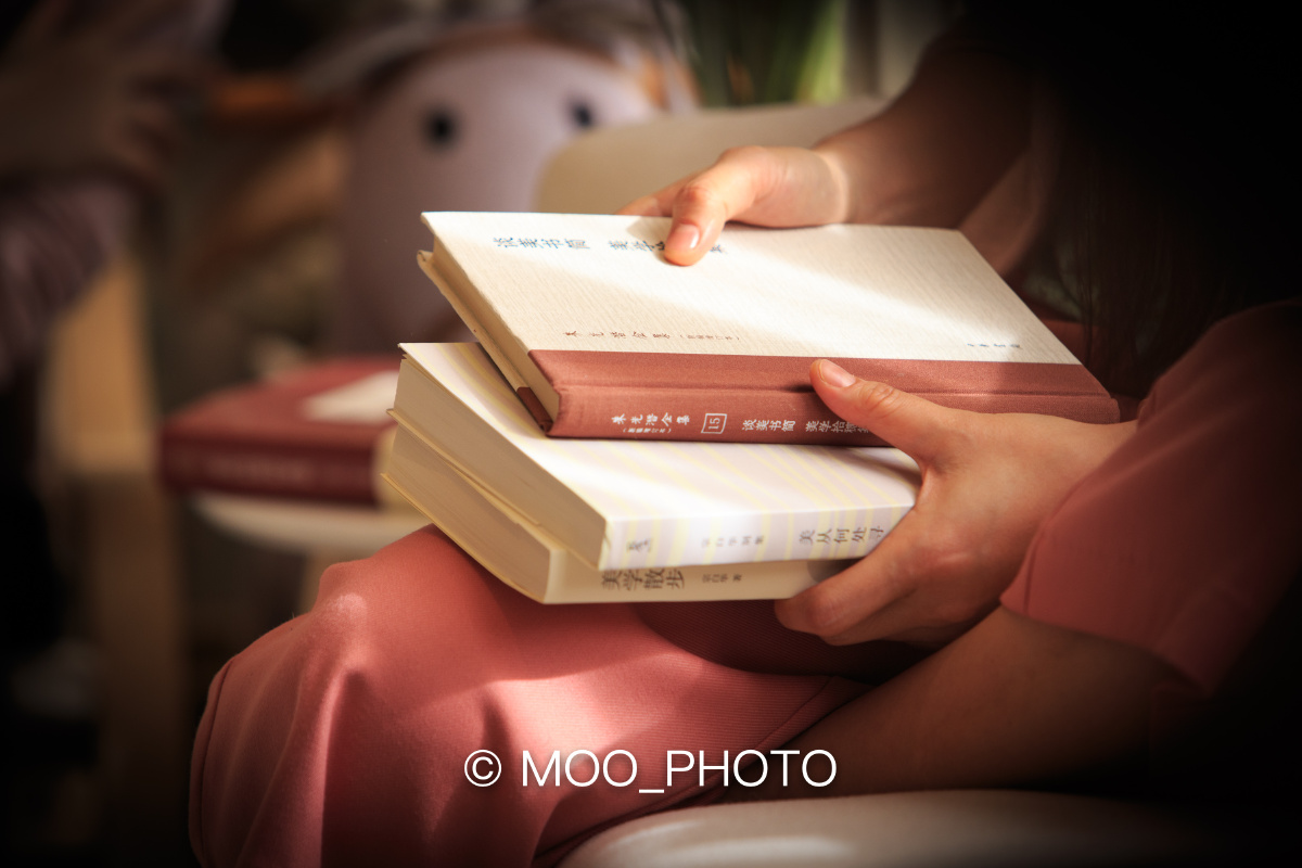 爱读书的女子 - moo_photo - 图虫网 - 优质摄影师交流社区