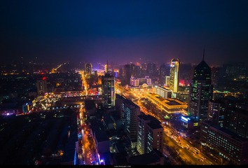 龙城夜色