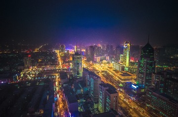 盘古上看龙城