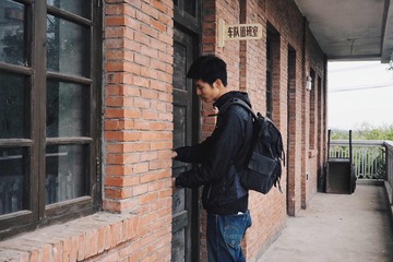 001