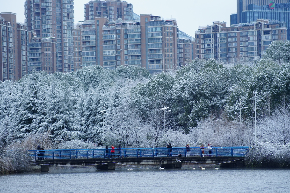 贵阳大雪观山湖公园