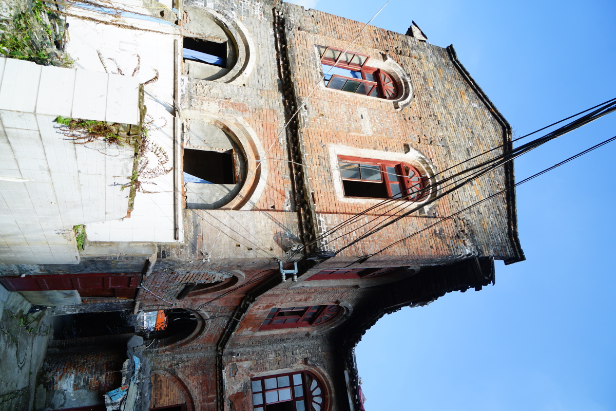 等待修复的老建筑(贵阳)中华北路六广门,这里是贵阳最为繁华的地方之