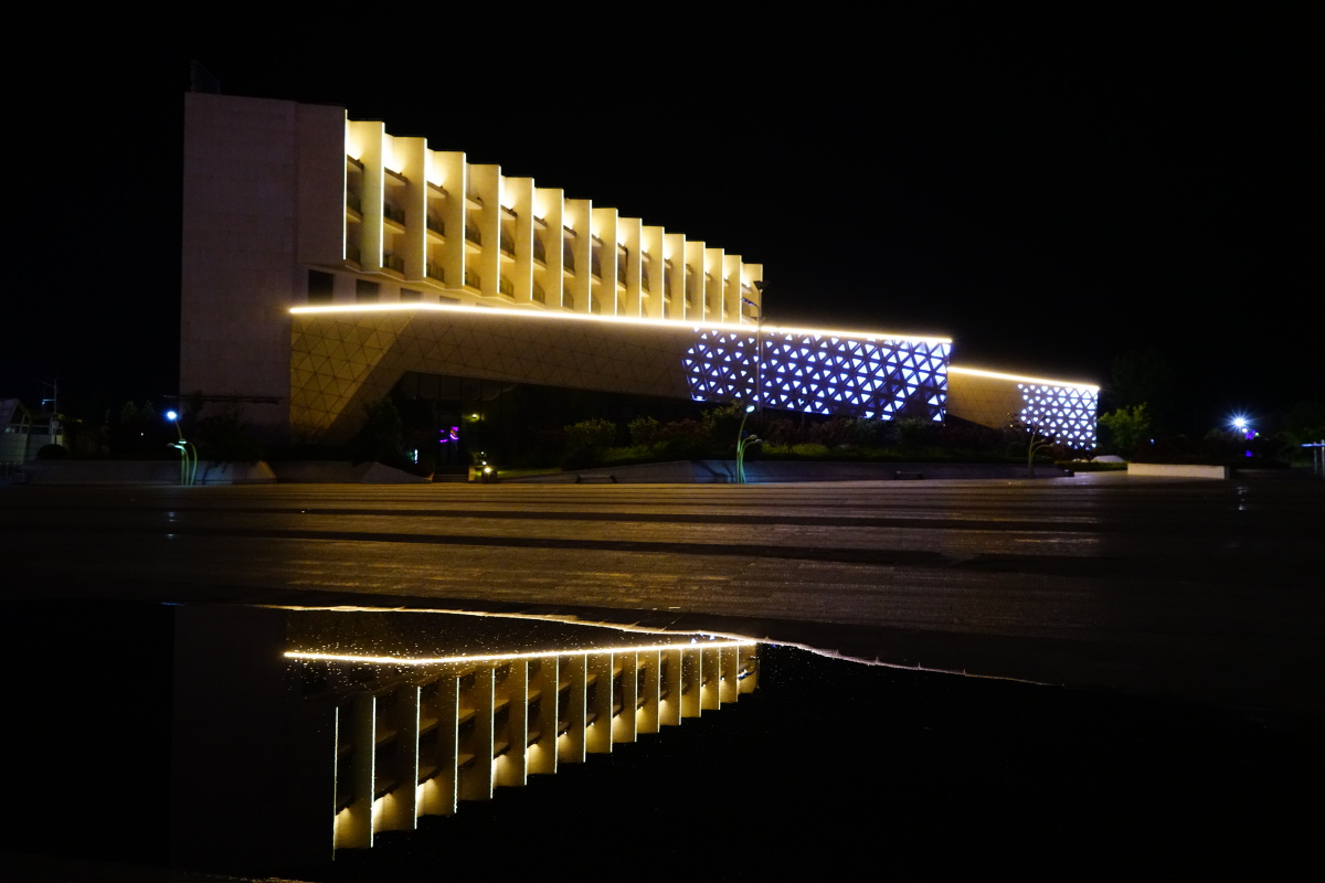 贵州平塘天文小镇夜景
