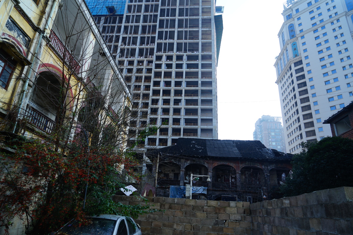 等待修复的老建筑(贵阳)中华北路六广门,这里是贵阳最为繁华的地方