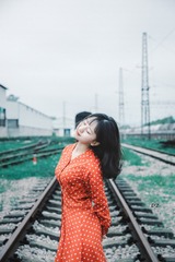 888179