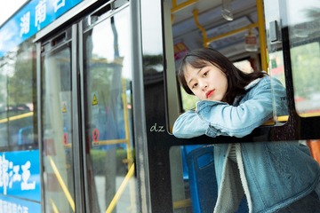 748051