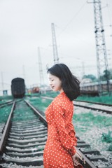 888178