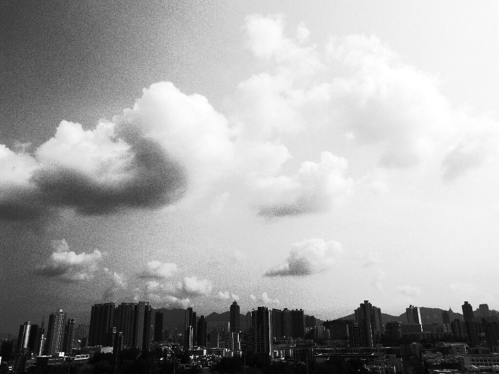 R7085732<br />
轻飘飘的云彩
