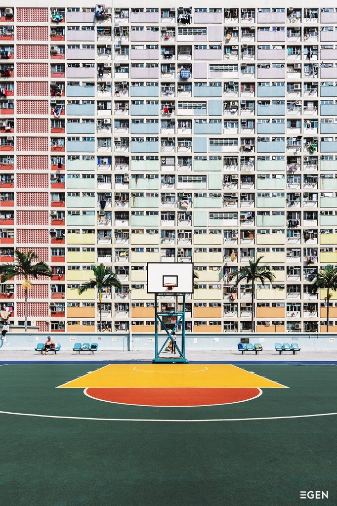彩虹村是香港最早期兴建的公共屋村之一，位于地铁彩虹站附近，建筑外观的彩虹色外墙是彩虹村最大特色，还曾在1965年获得香港建筑奖银牌。