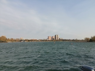 123050