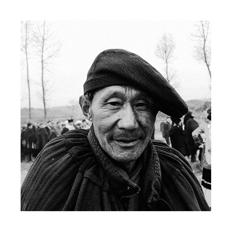 彝族老阿普大头照