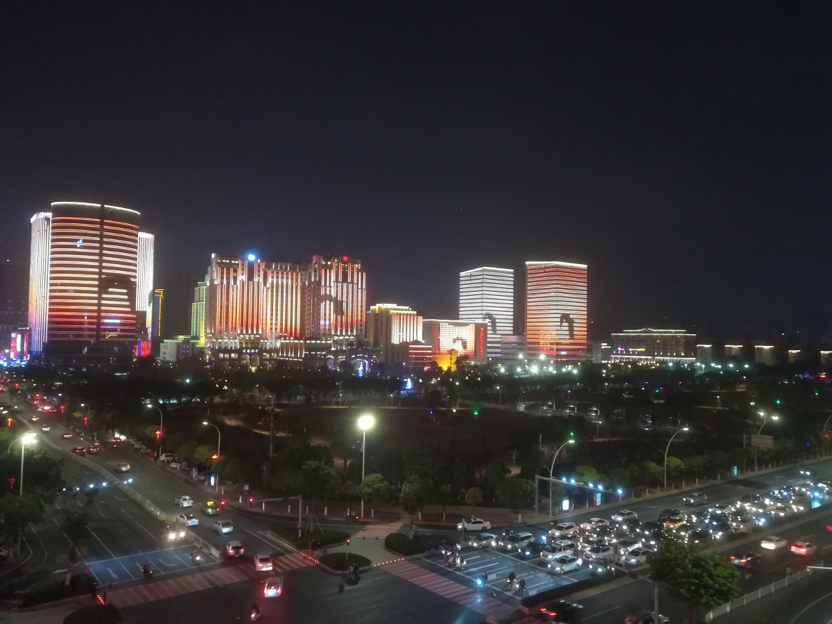 汕头时代广场的灯光夜景