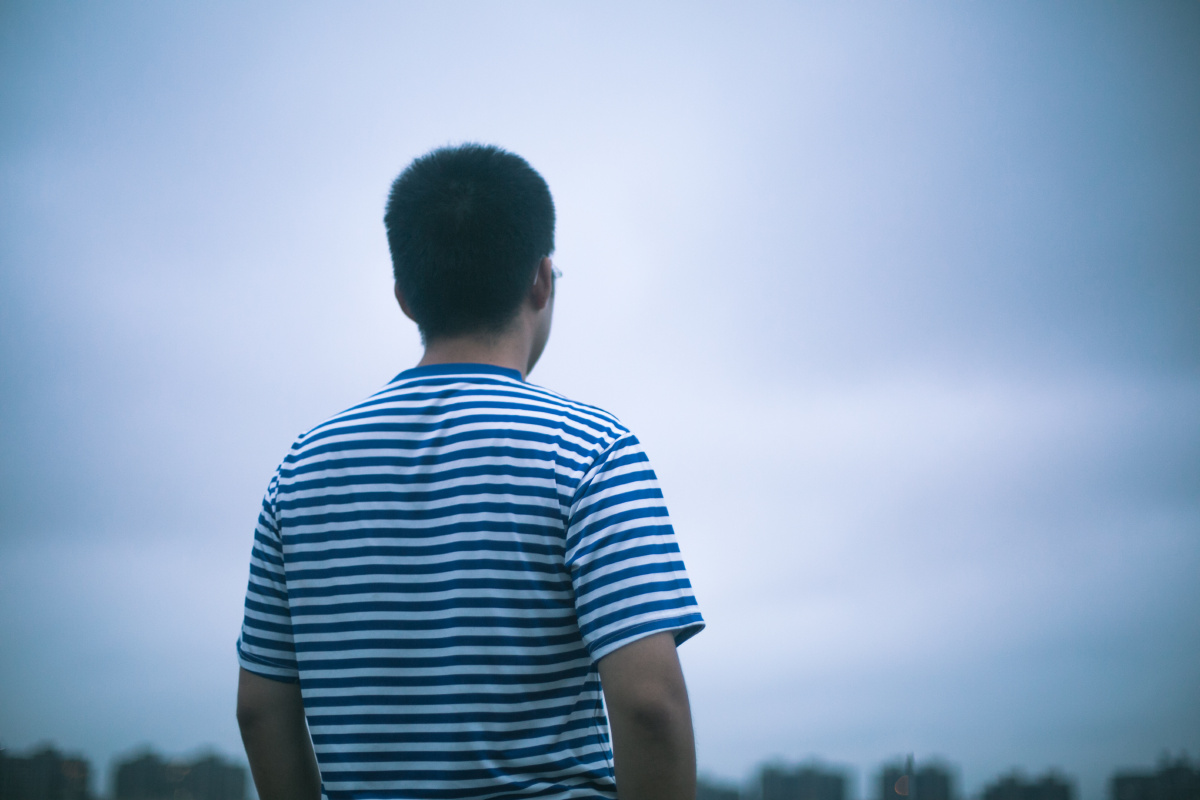 如果我从来不曾离开过我的房间,我就不会知道我原来是这样的孤独