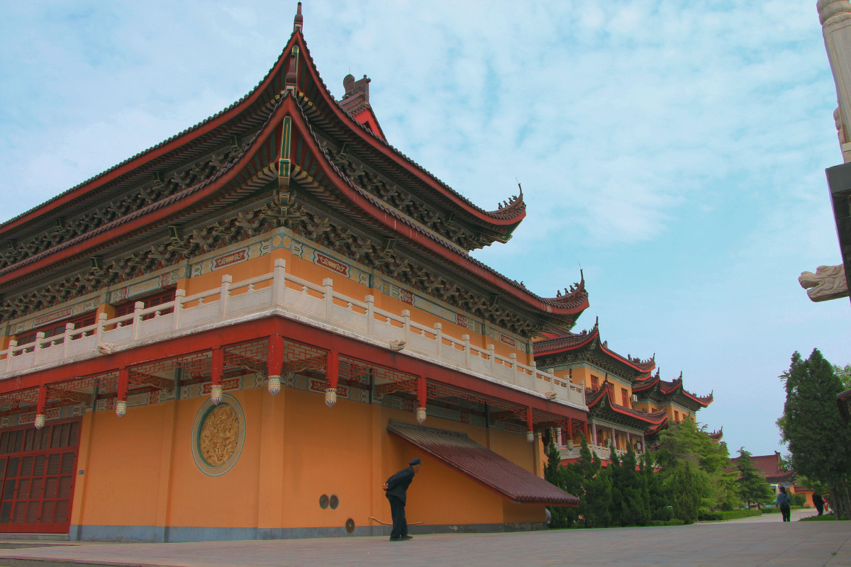 老者——古海岛金山寺