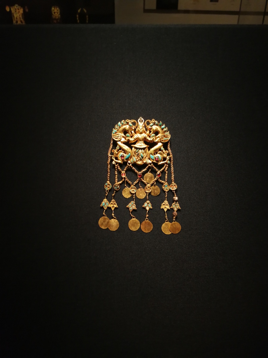 公园一世纪的波斯帝国出土的黄金饰品