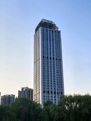 852
