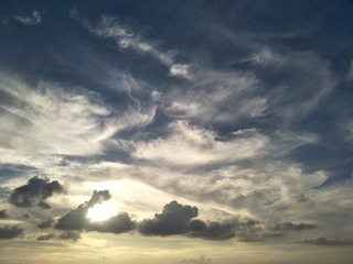 689