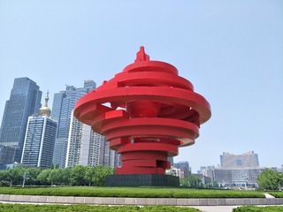 824