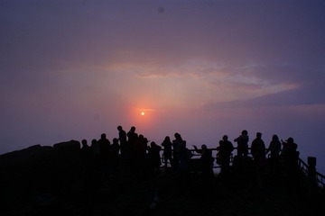 峨嵋山日出