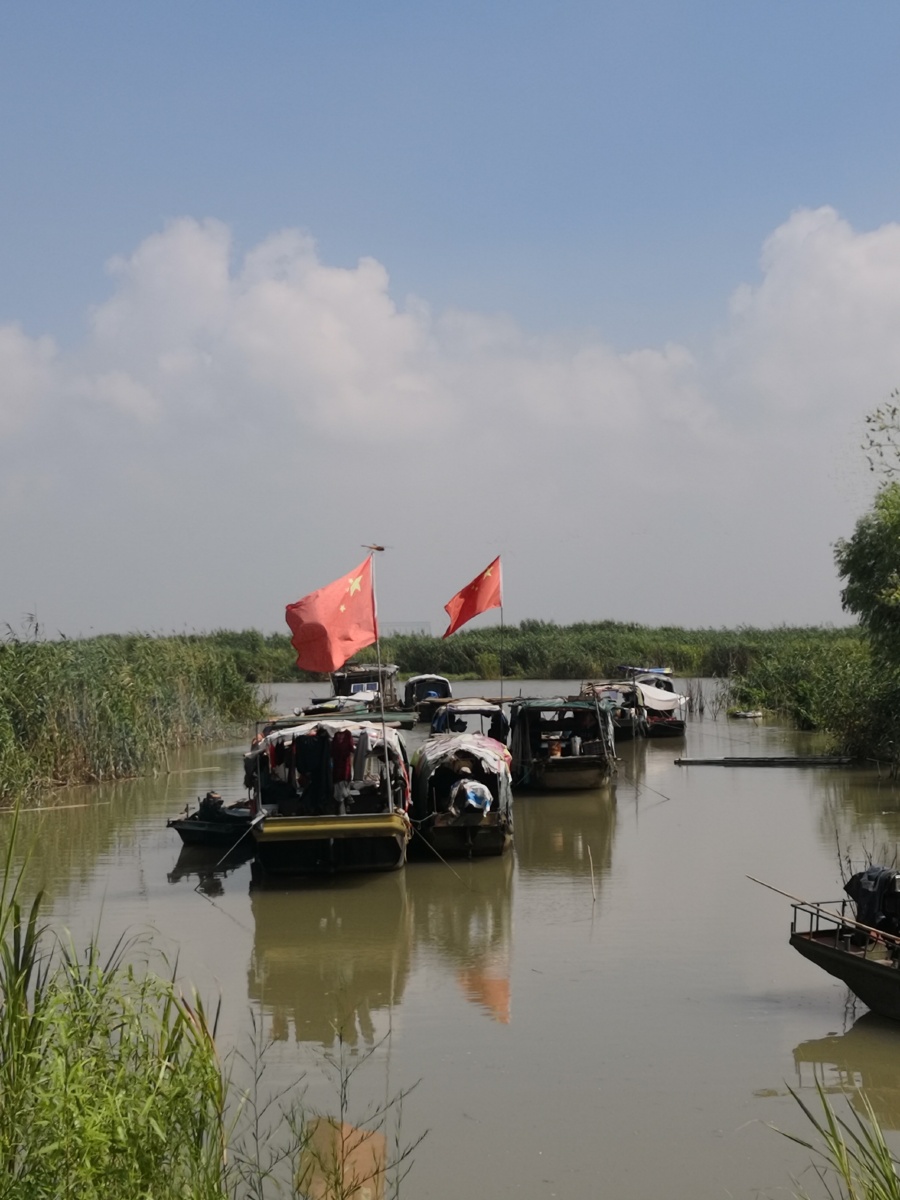 京江路上白云飘.