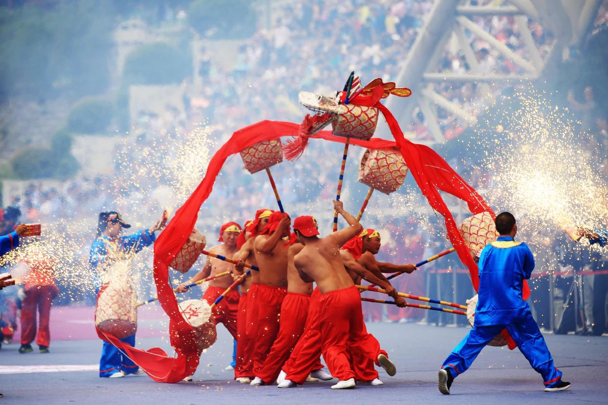 端午节 火龙表演.