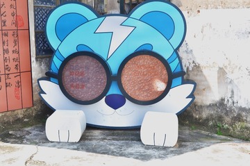 001