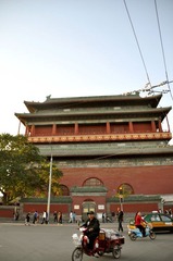 马路中央拍照很危险