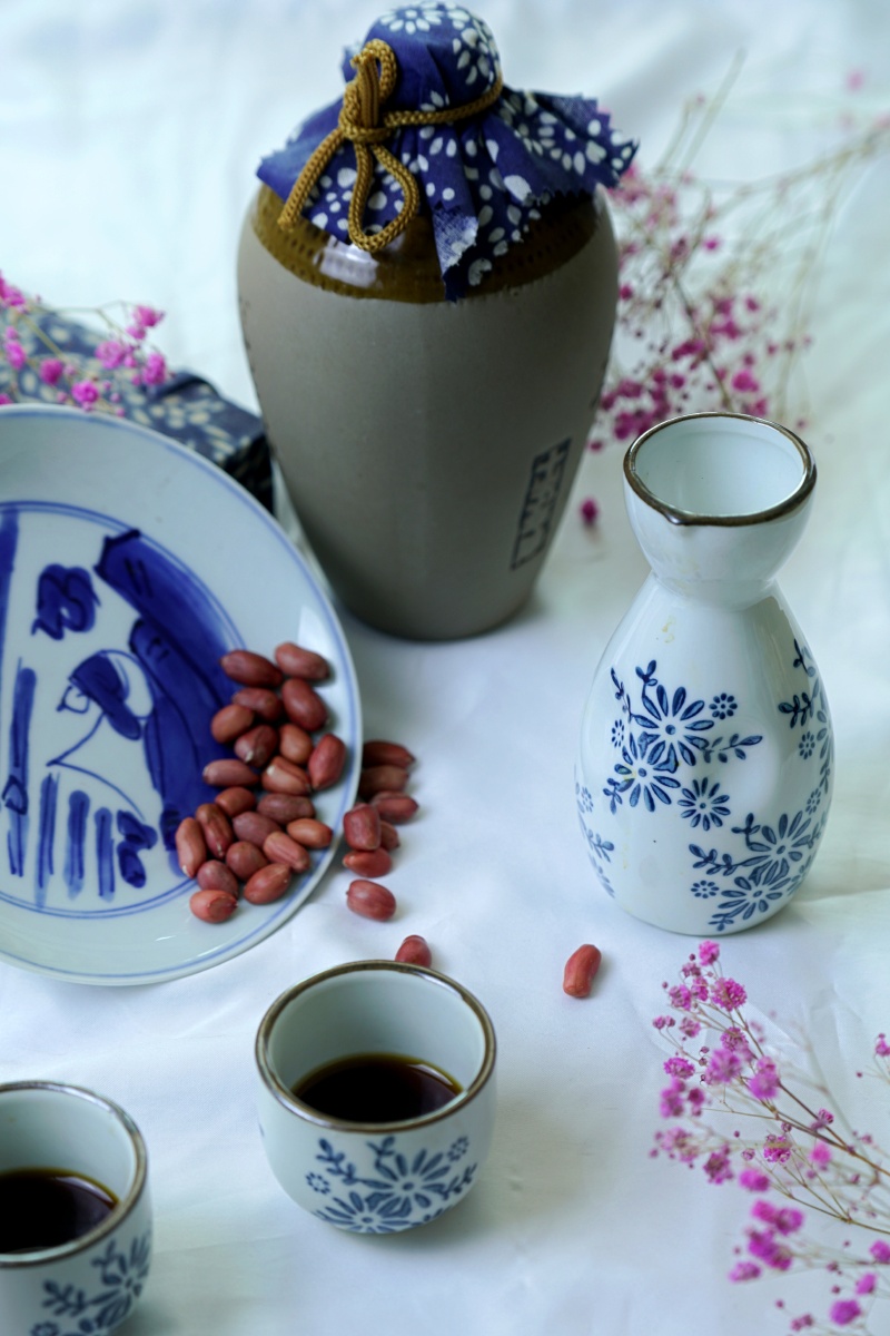 一壶老酒半把花生～花儿酒壶酒杯花生米