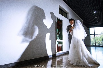 十一婚拍教学楼的墙壁