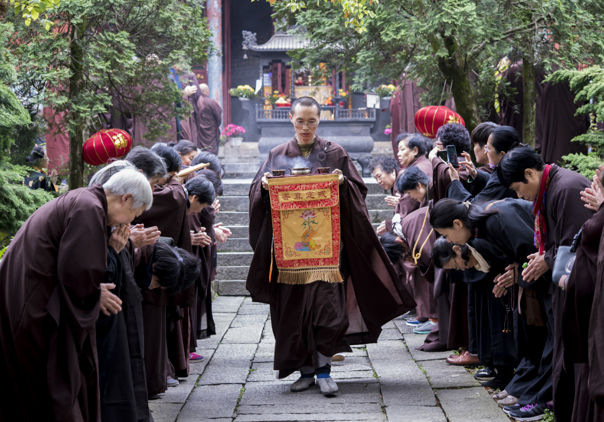 庐山东林寺寺院法会出家人