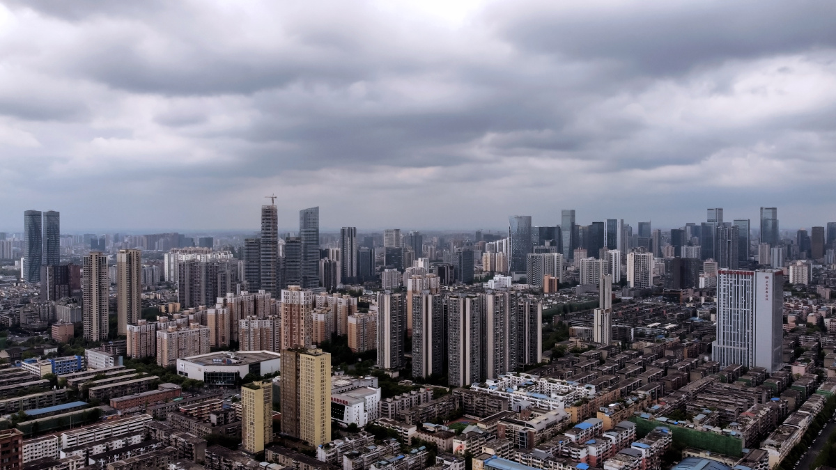 阴天,才是成都的底色.