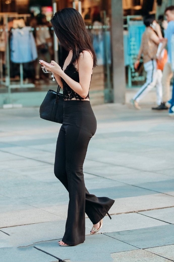 广州上下九街拍性感小姐姐