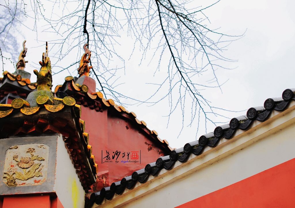 麓山寺<br />
元宵节在麓山寺烧了炷香,希望新的一年身边的人都好.