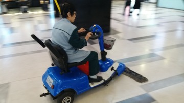 858935