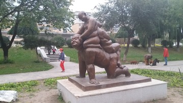 853337