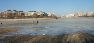 984581