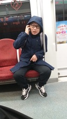 910272