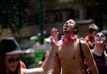 D4D_3719_gay pride parade, tel aviv.jpg