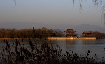 西堤