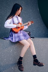858117