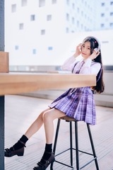 858109
