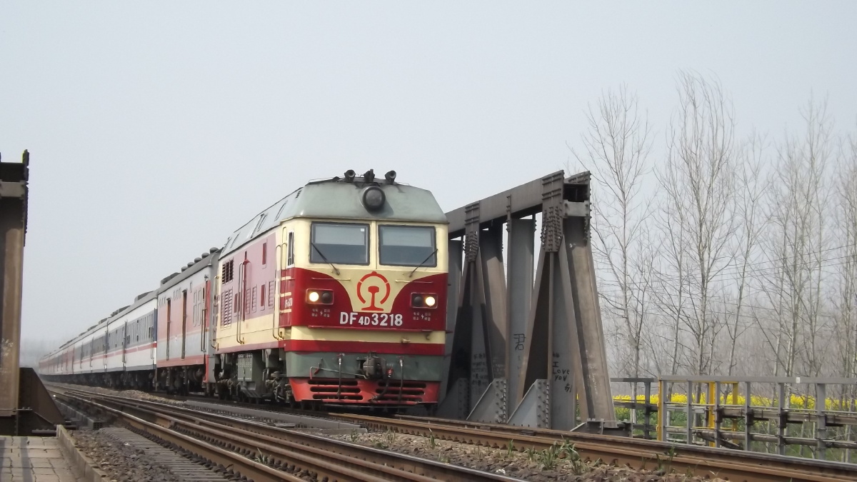 322撮镇赏油菜花拍车