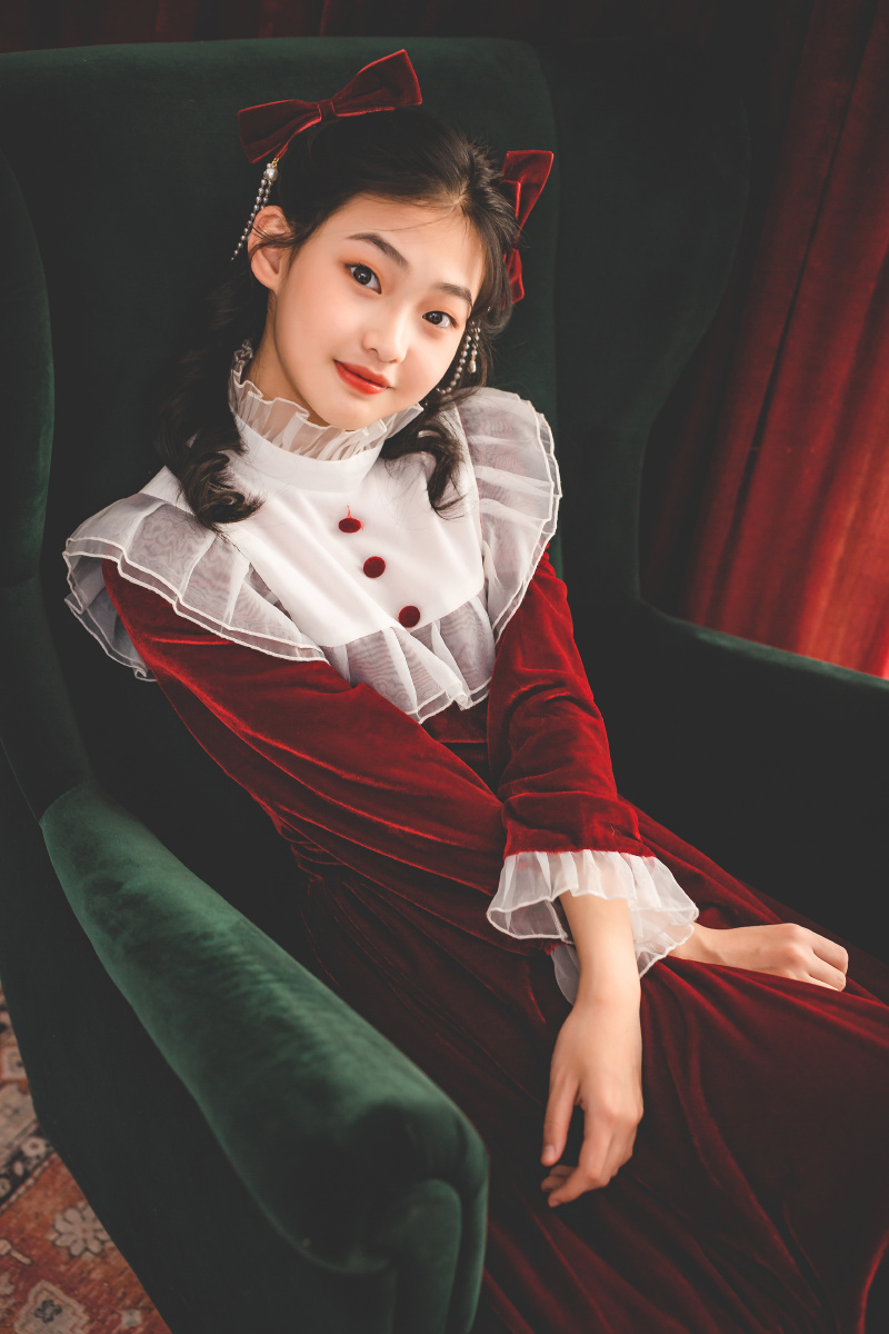 14岁的复古美少女你们喜欢吗