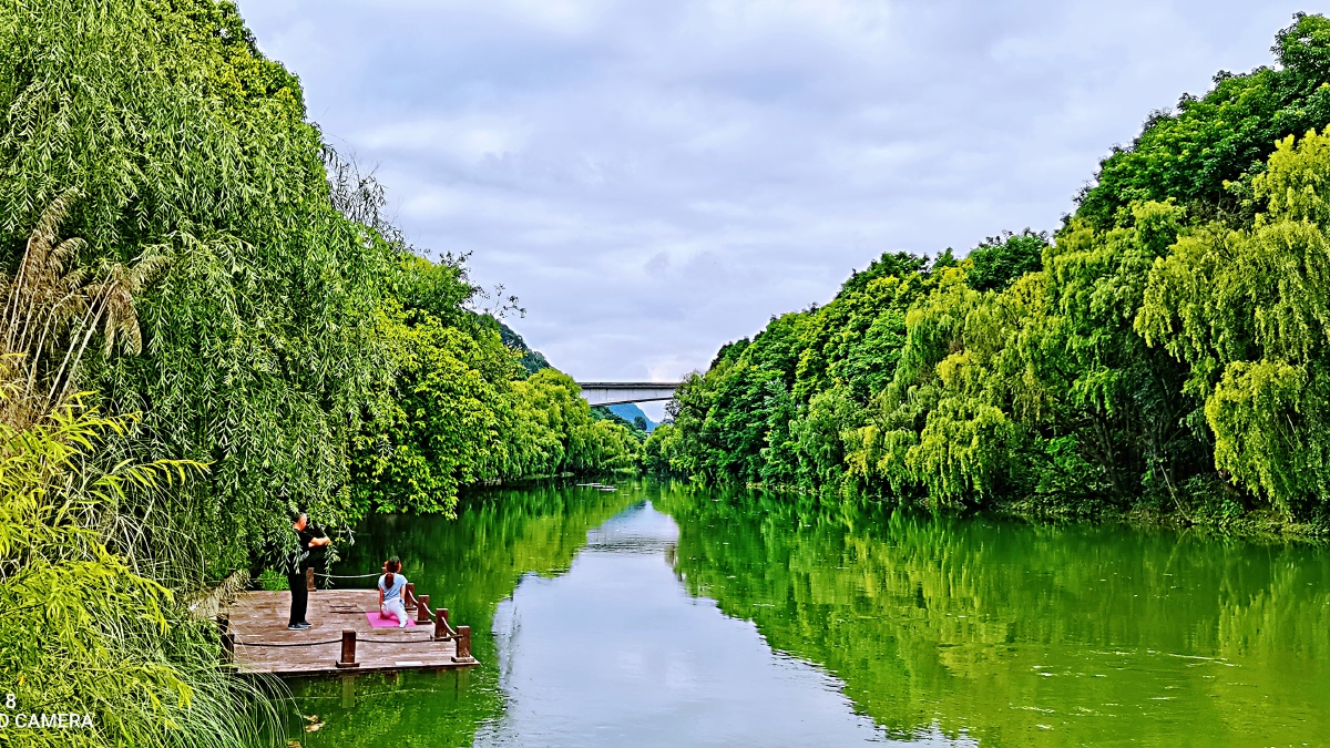 贵阳市花溪区十里河滩风光
