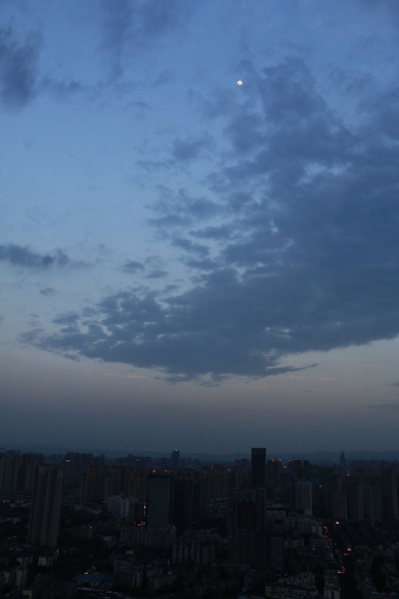 明月在上 - 摄摄成都 - 图虫