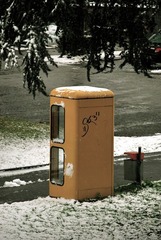 雪_电话亭