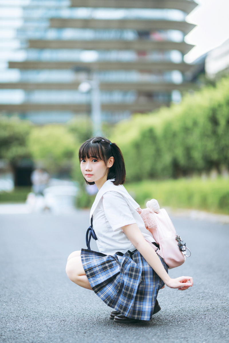 短发jk出镜焖焖碳